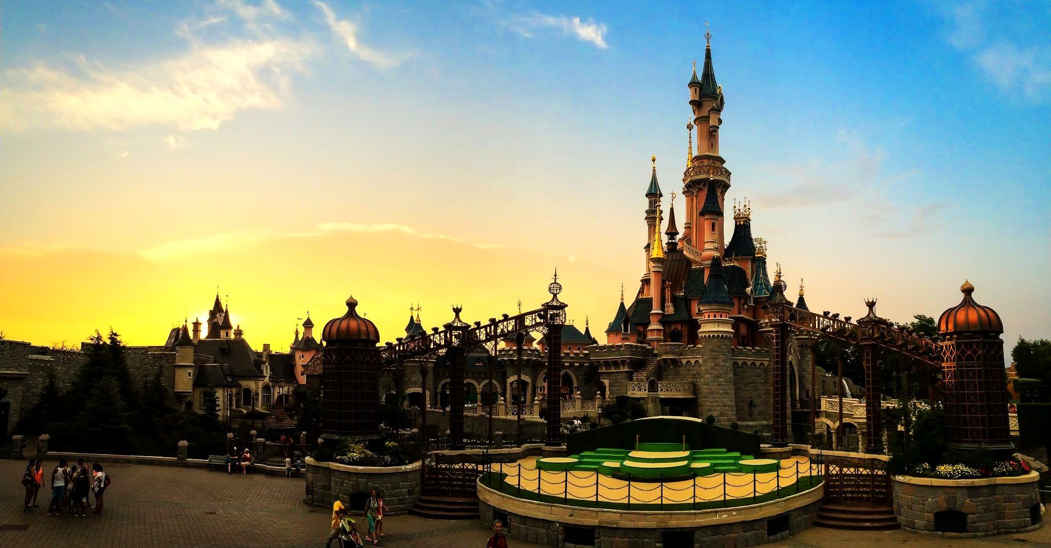 Disneyland París - Despierta en el parque de los sueños