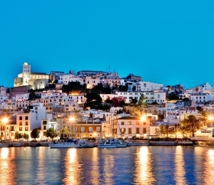 Ferry + Apartamento Cierres Ibiza