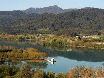 Viaje para grupos en barco al Lago de Banyoles