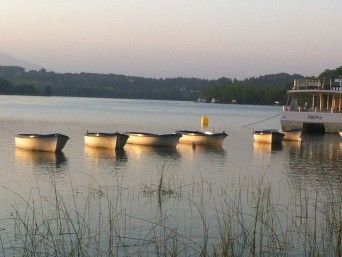 Excursión escolar en barco a Estany de Banyoles