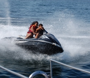 Catamarán con Fiesta en Ibiza