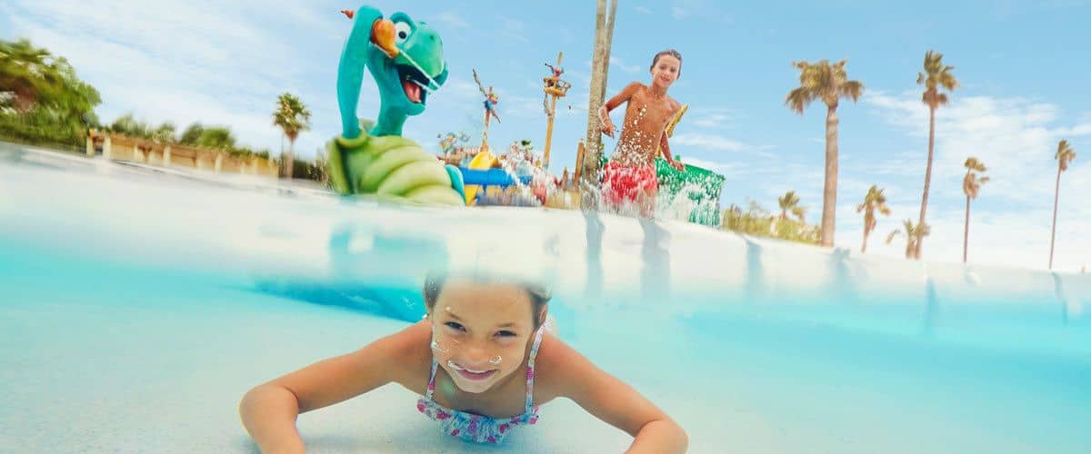 Hotel + Entradas a PortAventura Caribe Aquatic Park Salou - Alojamientos en Salou