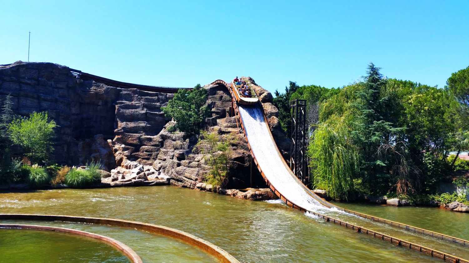 Hotel + Entradas Parque Atracciones Madrid - Alojamientos en Cercanías de Madrid