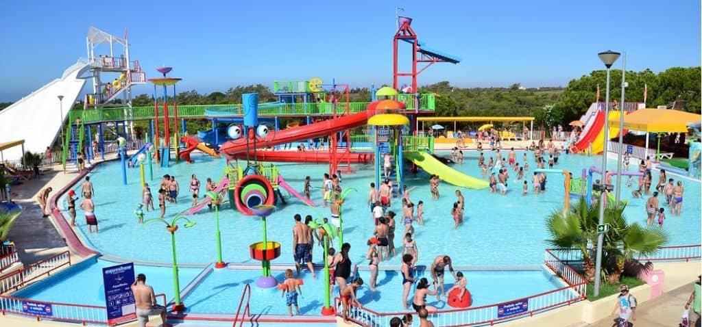 Hotel + Entradas Aqualand Algarve - Alojamientos en Armacao de Pera