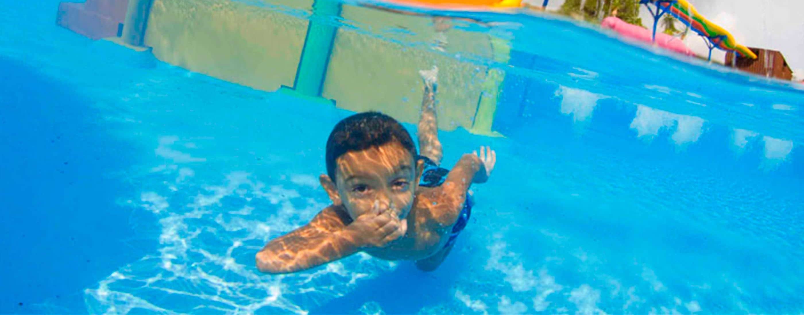 Hotel + Entradas parque acuático Aqualeon - Alojamientos en El Vendrell