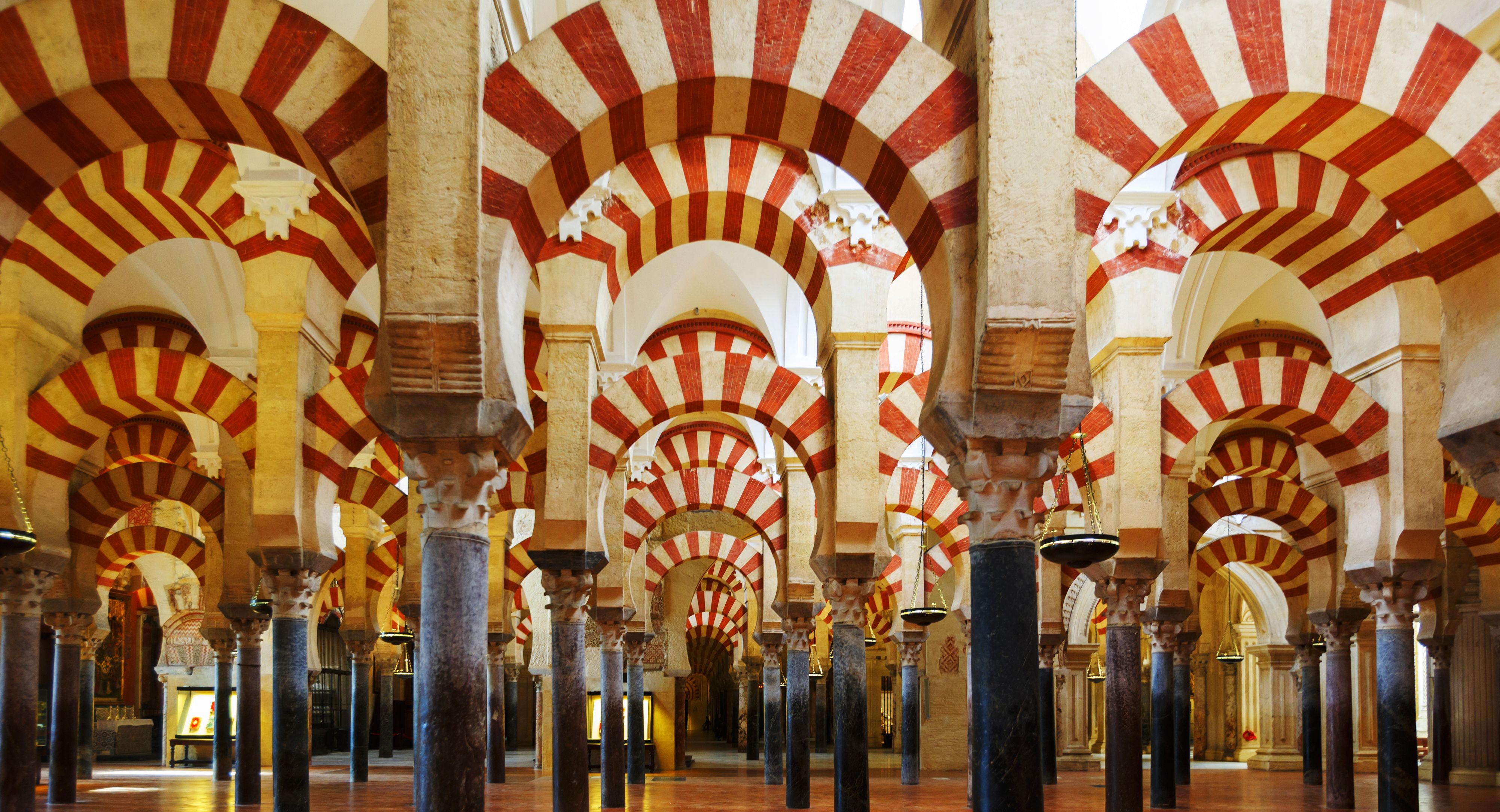 Hotel + Entradas Mezquita  Córdoba + Alcázar  + Sinagoga (Tour con guía) - Alojamientos en Cordoba
