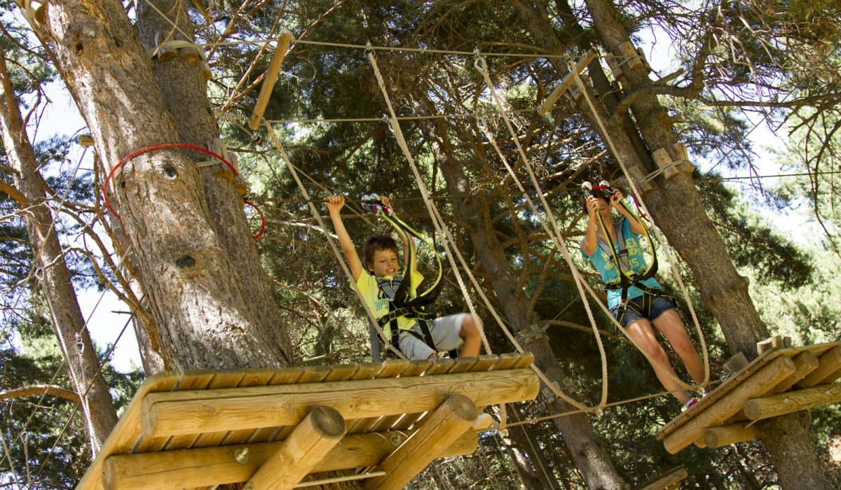 Escapada parque de aventuras con tirolinas y hotel en el Pirineo - Alojamientos en La Molina