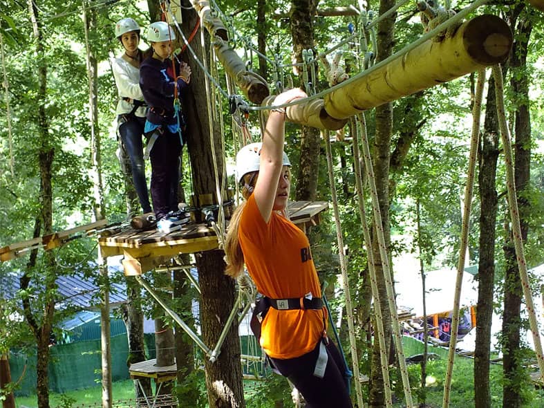 Parque de aventura con tirolina gigante + hotel en la Vall d'Aran - Alojamientos en Viella