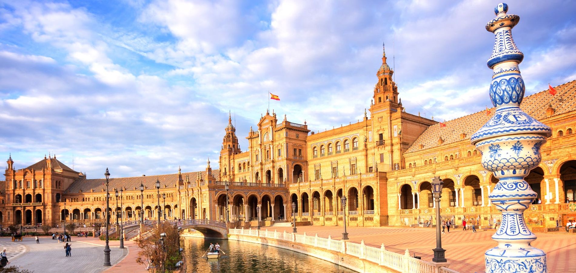 Hotel + Paseo en barco por Sevilla - Alojamientos en Sevilla