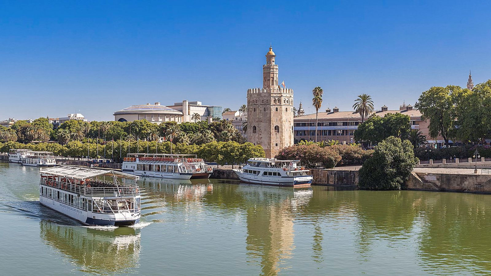 Hotel + Paseo en barco por Sevilla - Alojamientos en Sevilla